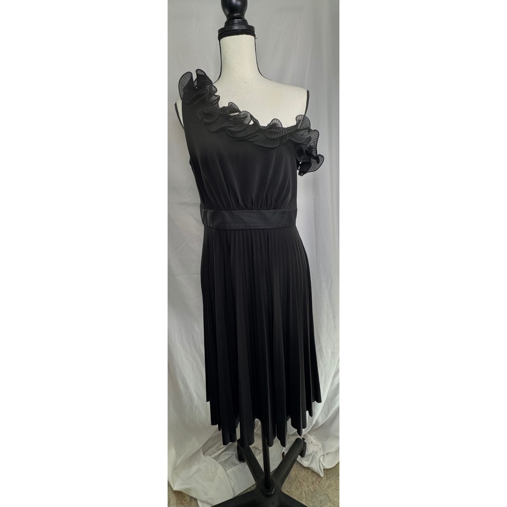 Max and Cleo Black One Shoulder Ruffle Pleated Cocktail Dress Womens 8 Excellent